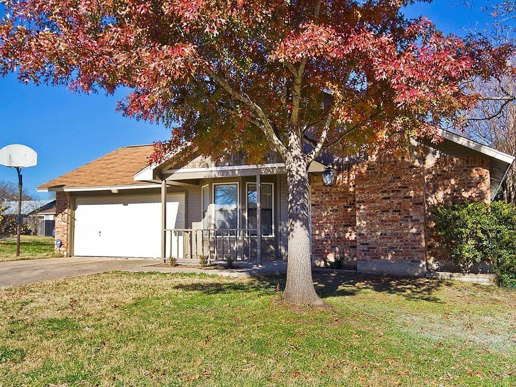904 Norwell Ln - Photo 0