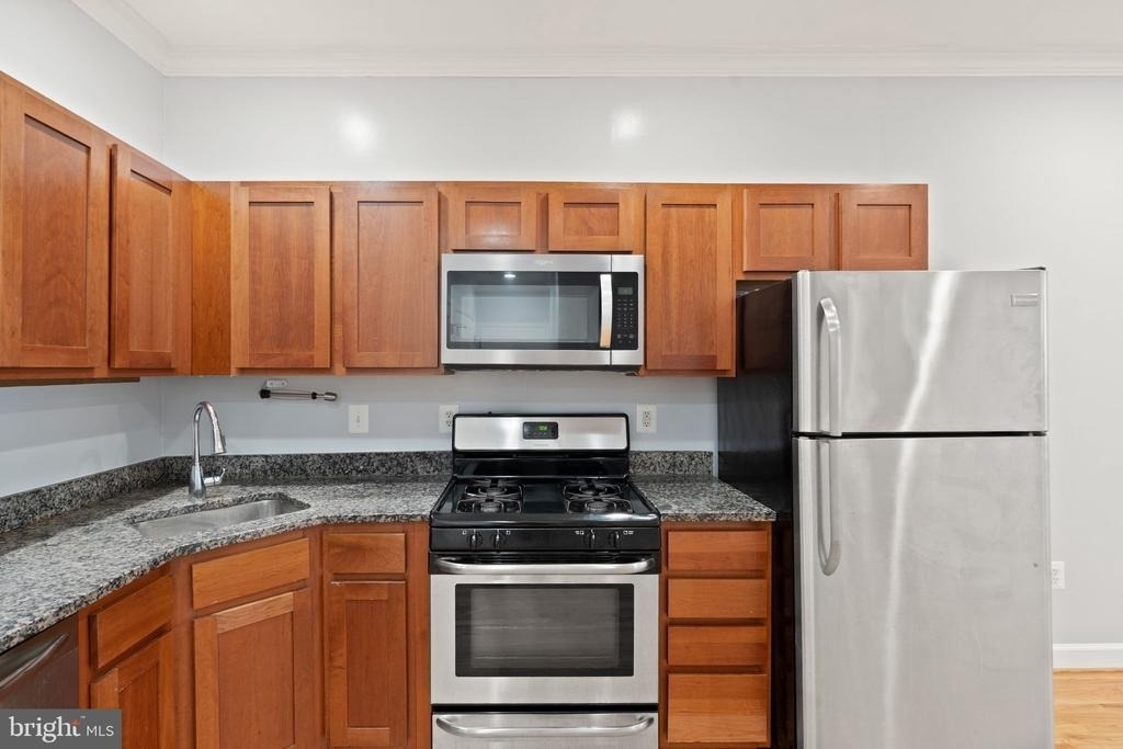 430 Irving Street Nw - Photo 10