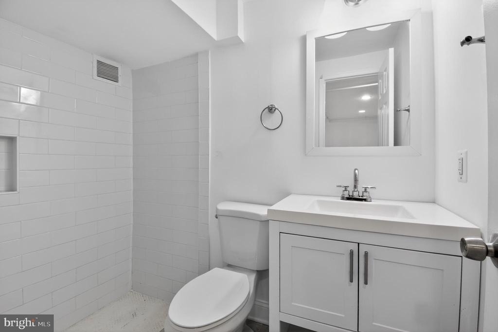 1707 N Capitol Street Ne - Photo 9