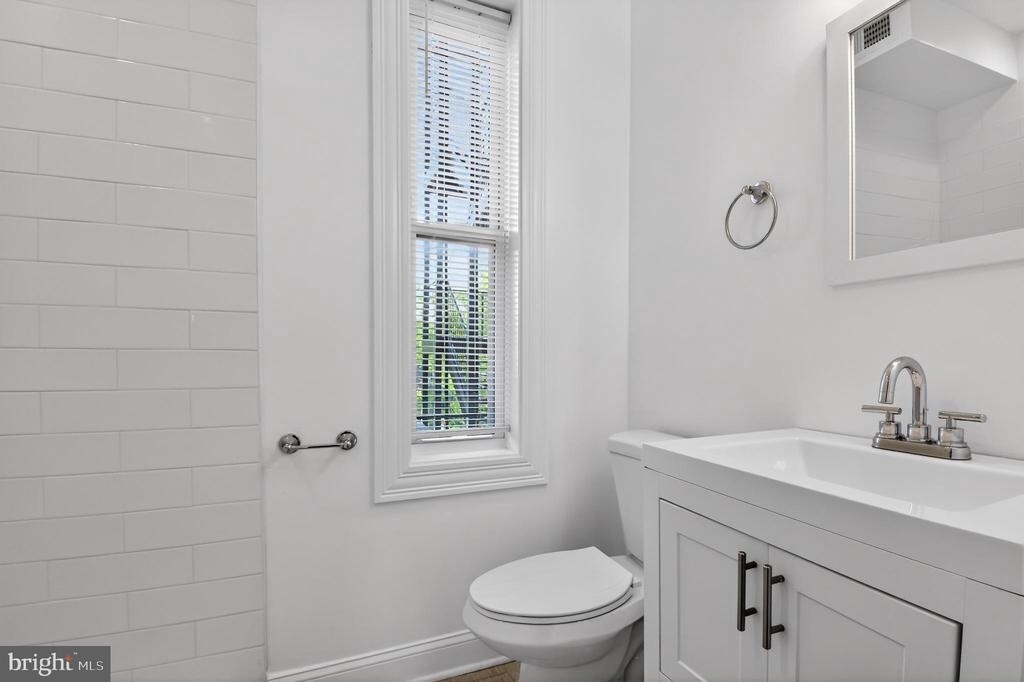 1707 N Capitol Street Ne - Photo 8