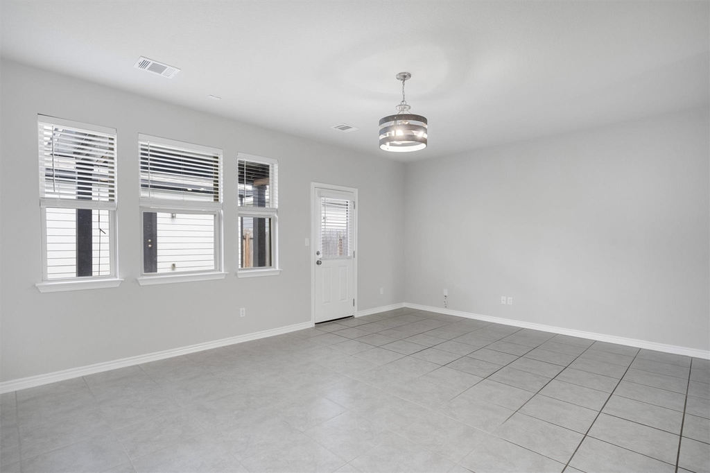 1805 Artesian Springs Xing - Photo 8