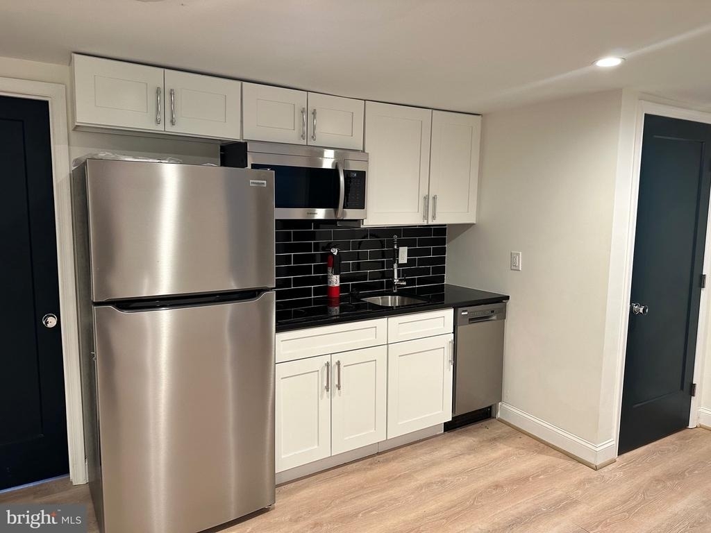 4252 Dix Street Ne - Photo 7
