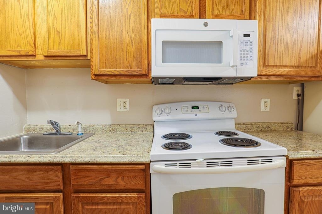 1633 E Street Ne - Photo 3