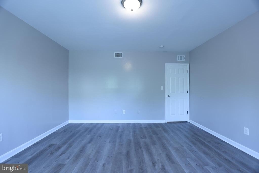 1633 E Street Ne - Photo 7