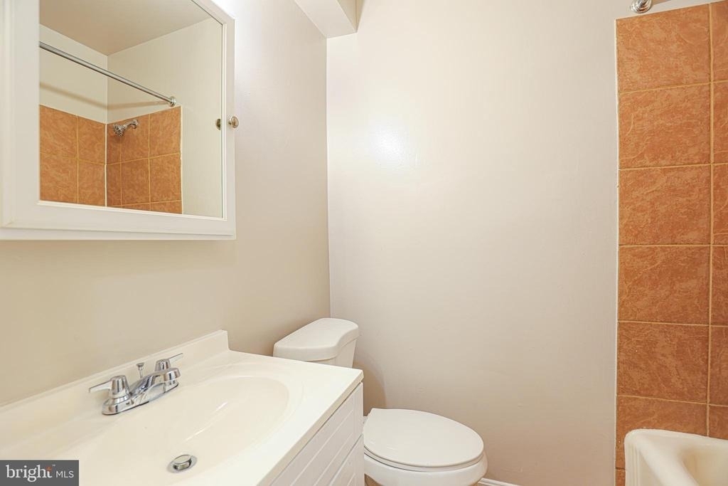 1633 E Street Ne - Photo 18