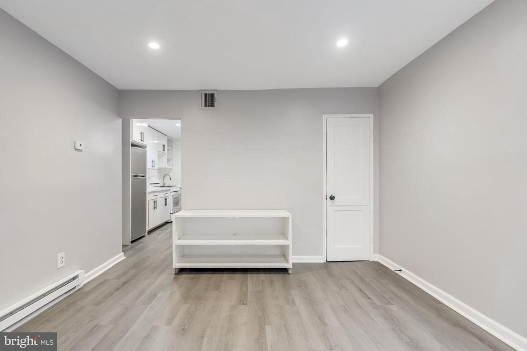 1721 Gales Place Ne - Photo 2
