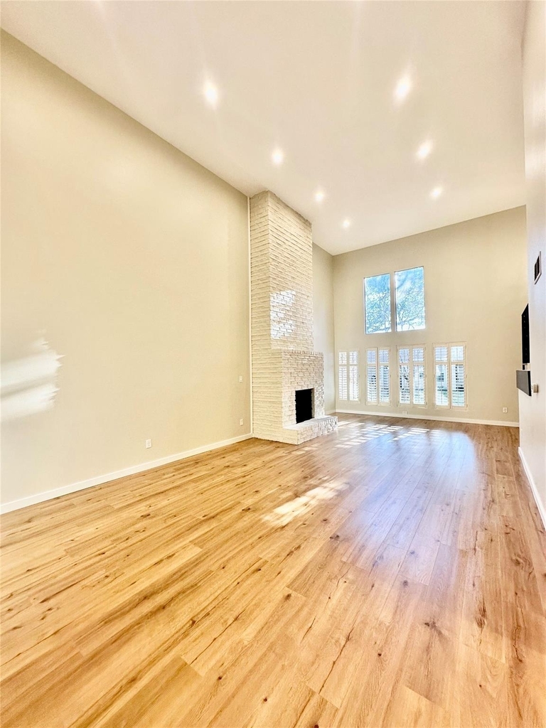 8111 Middle Ct - Photo 5