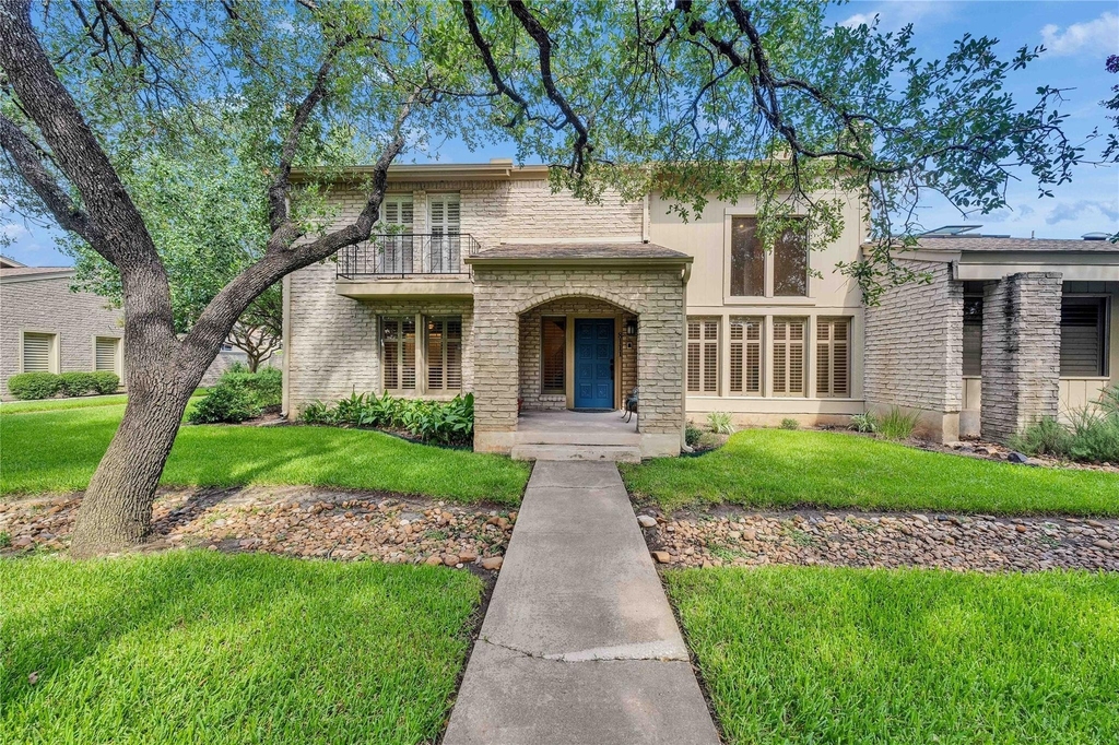 8111 Middle Ct - Photo 0