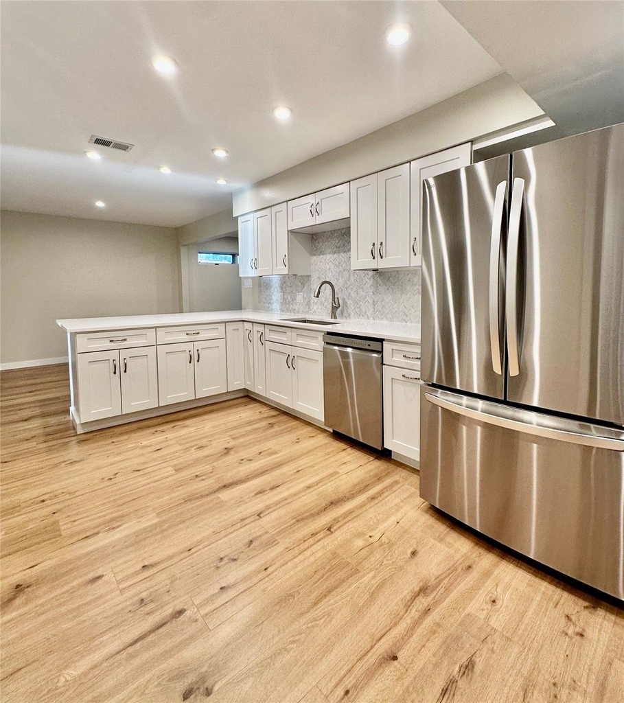 8111 Middle Ct - Photo 10