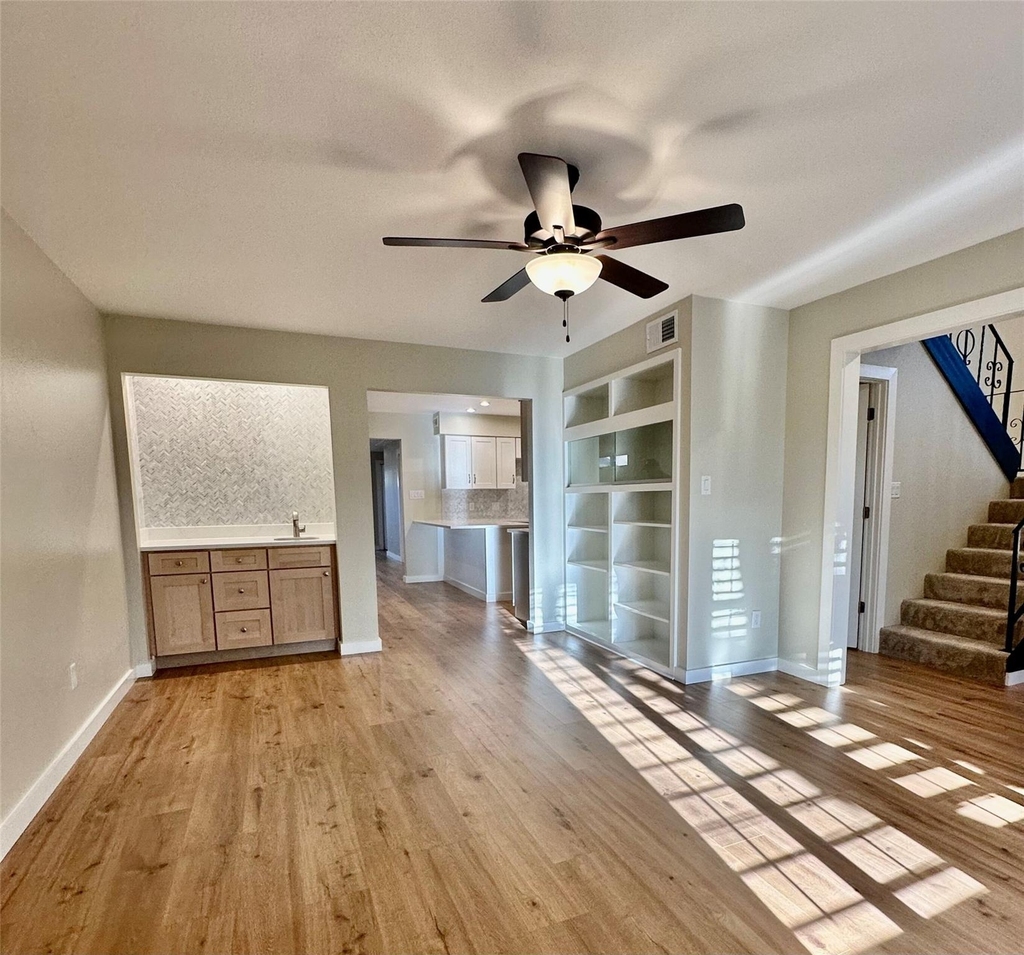 8111 Middle Ct - Photo 7