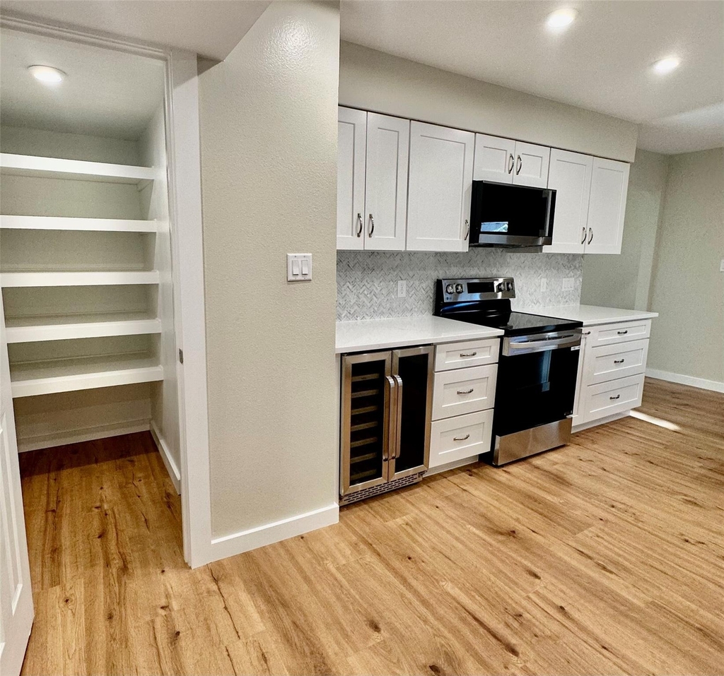 8111 Middle Ct - Photo 8