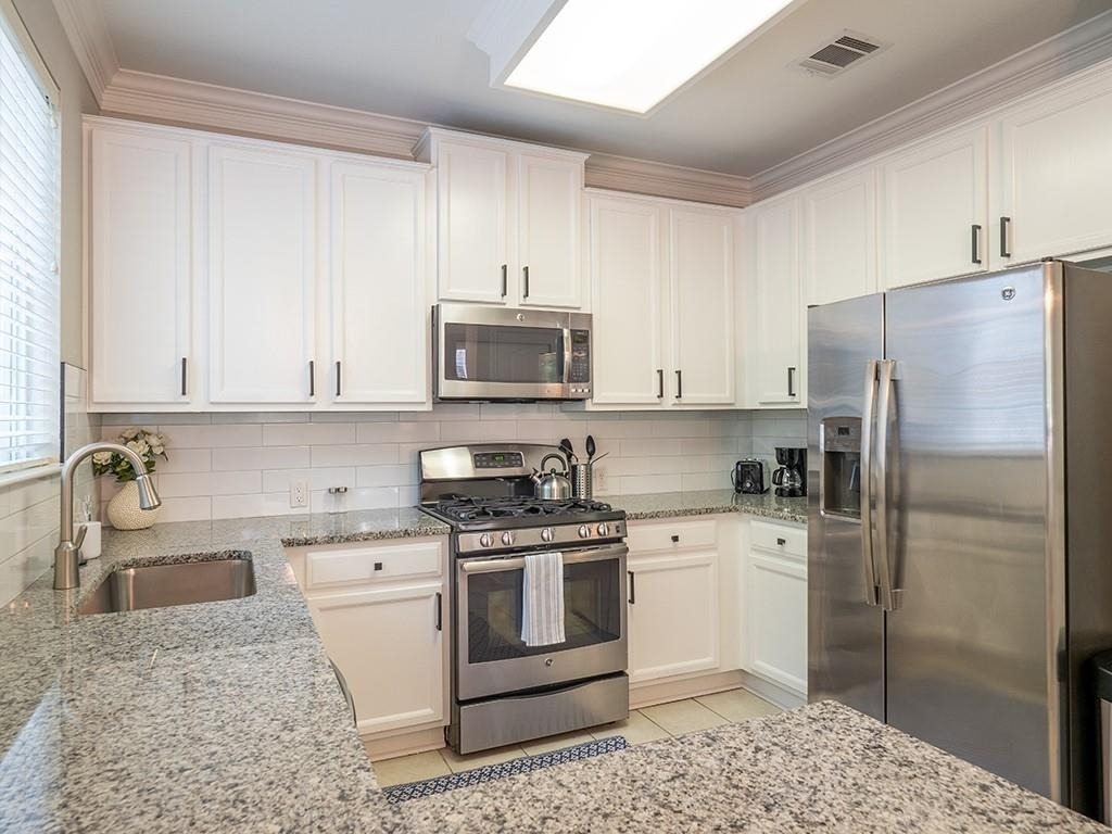 8518 Cahill Dr - Photo 9