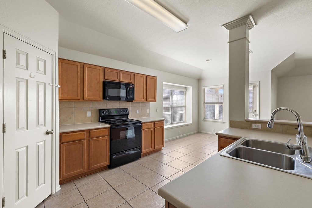 225 King Elder Ln - Photo 3