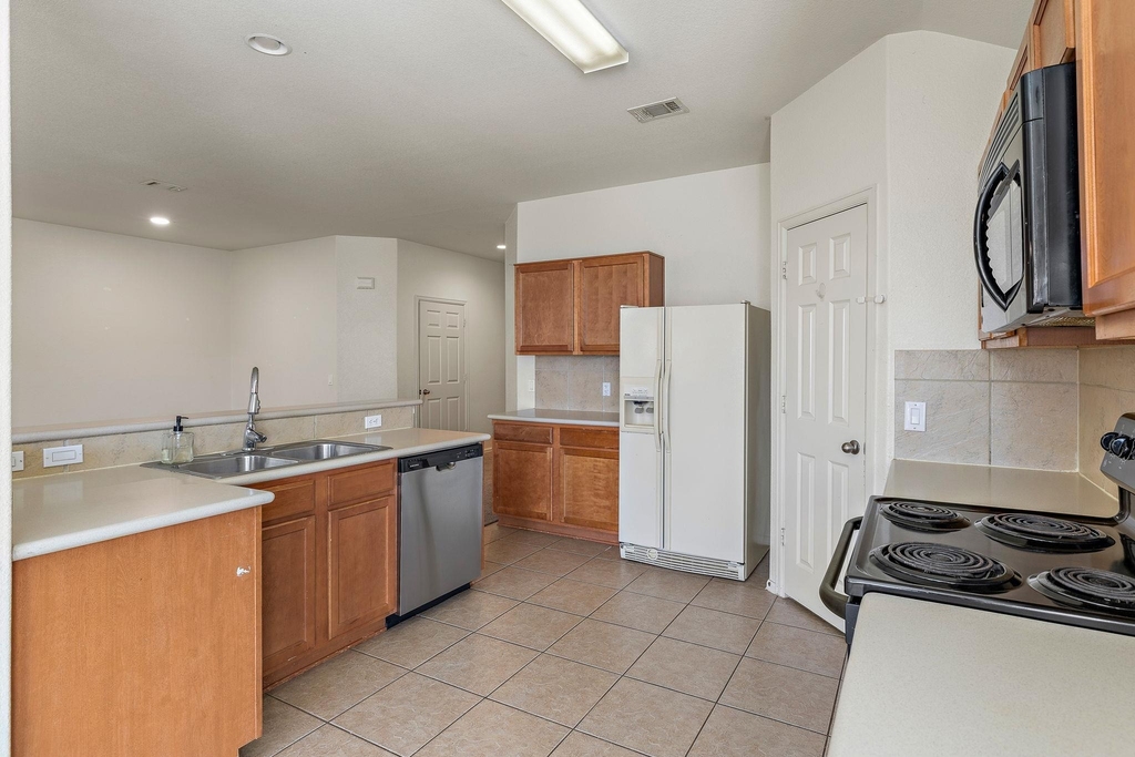 225 King Elder Ln - Photo 4