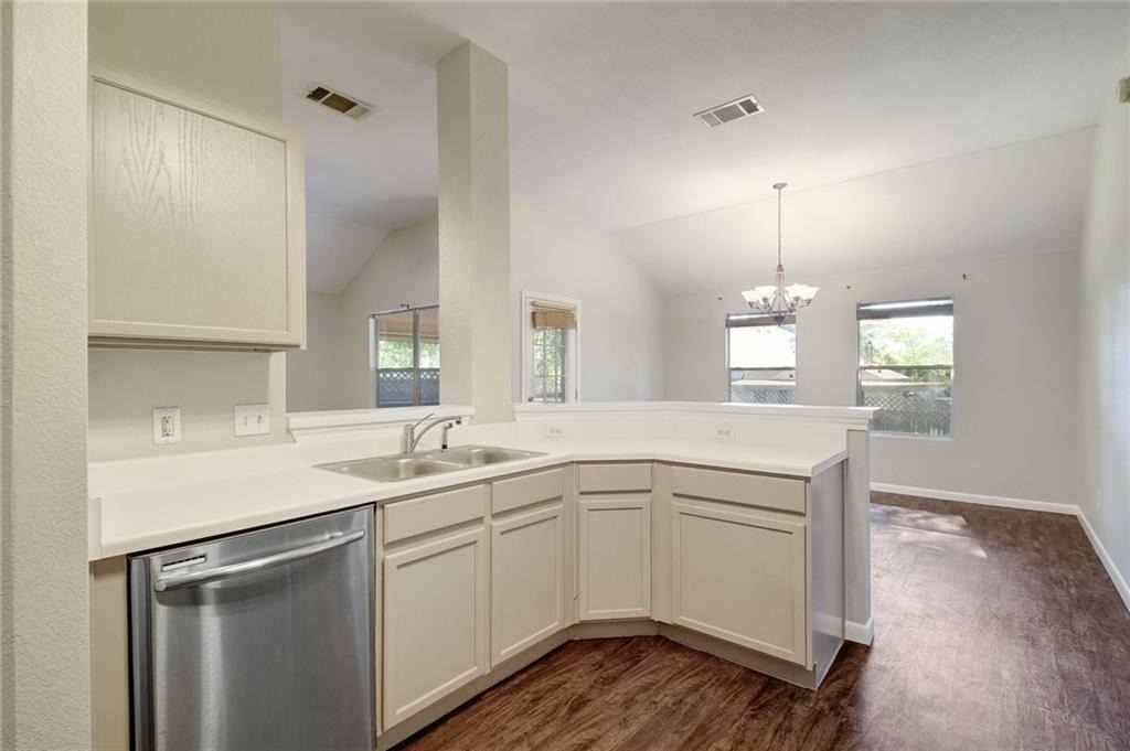 7509 Spivey Dr - Photo 3