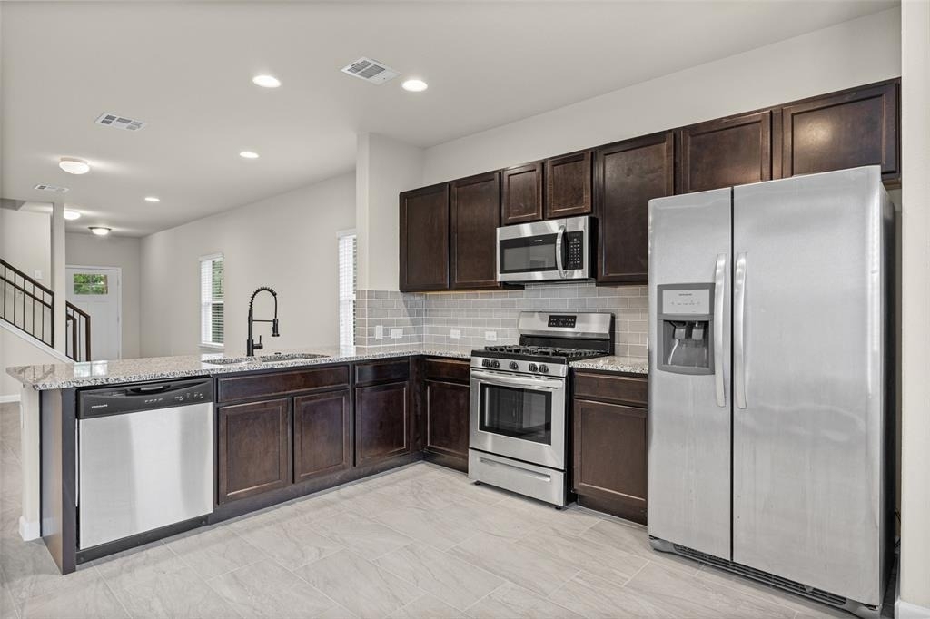1121 La Conterra Blvd - Photo 5