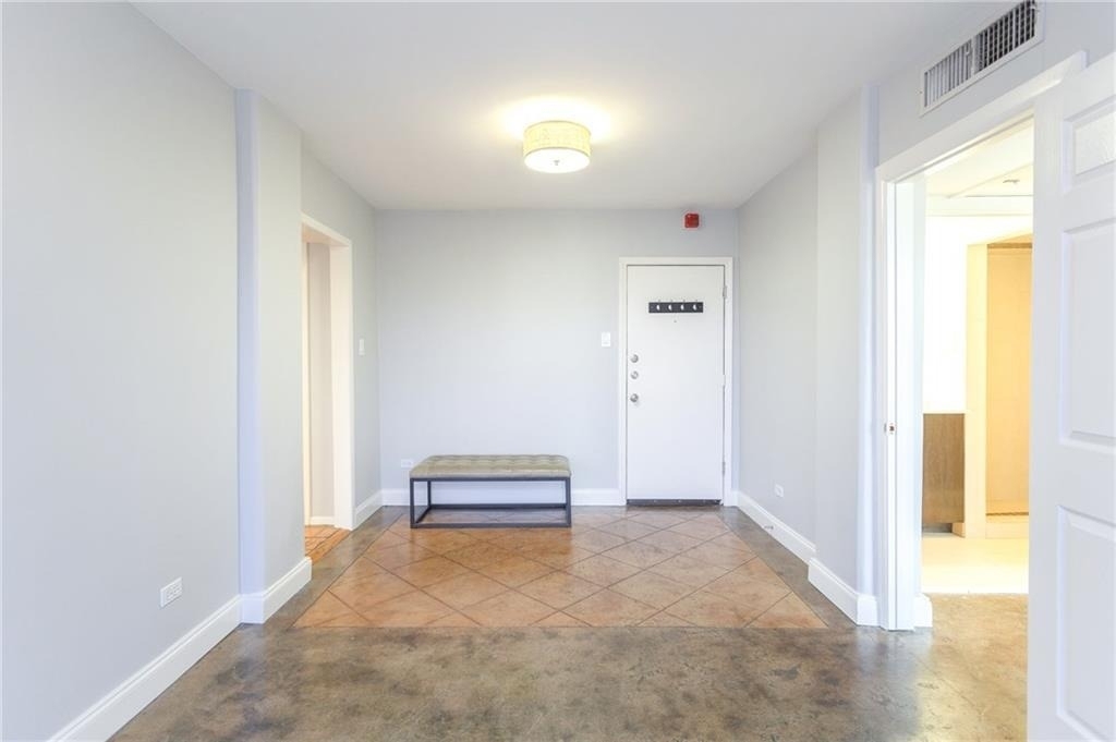 1212 Guadalupe St - Photo 2