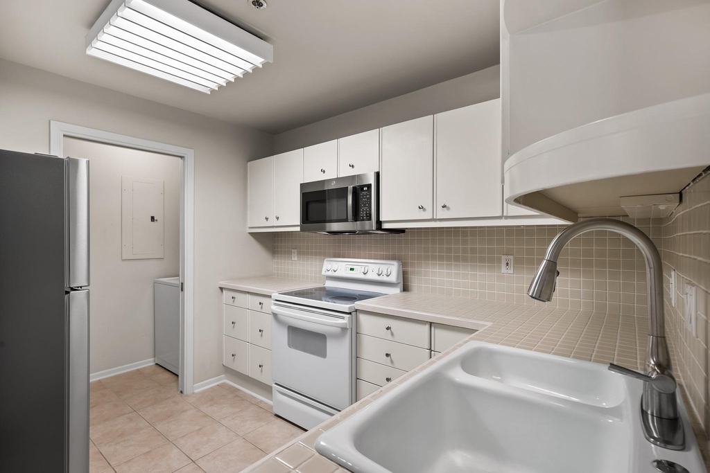 40 N Interstate 35 - Photo 12