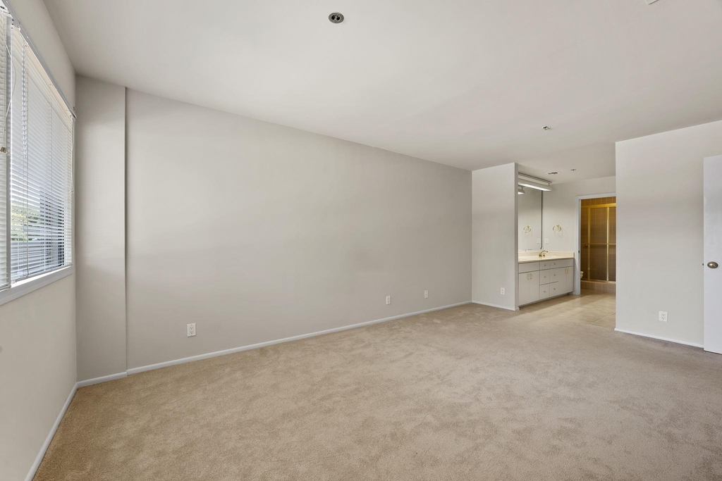 40 N Interstate 35 - Photo 17