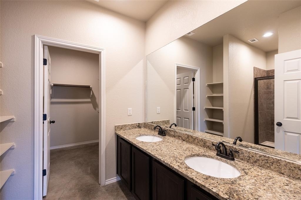 351 Joanne Loop - Photo 3