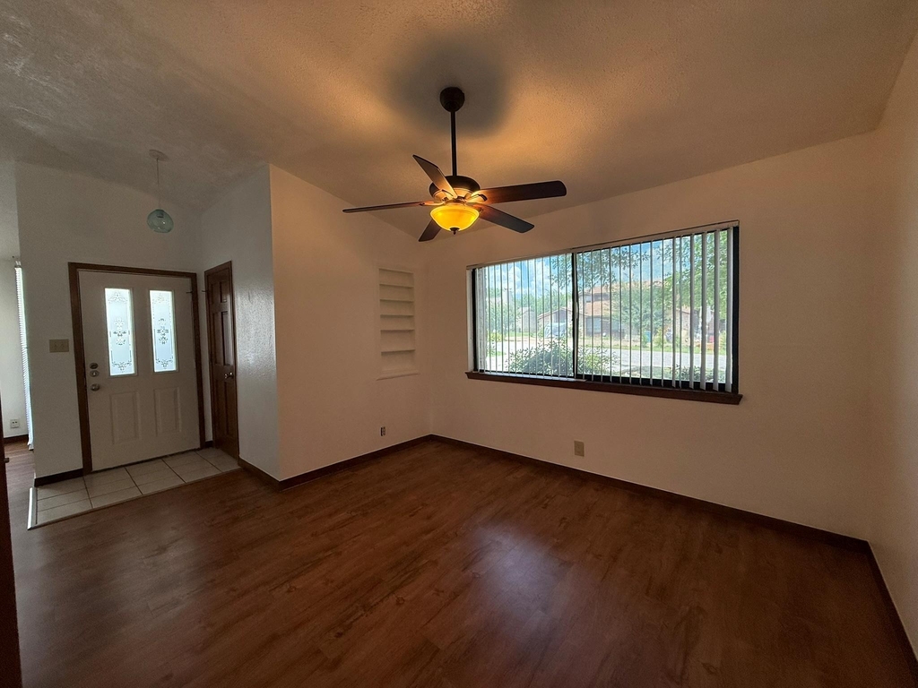 295 Mooring Cir - Photo 6