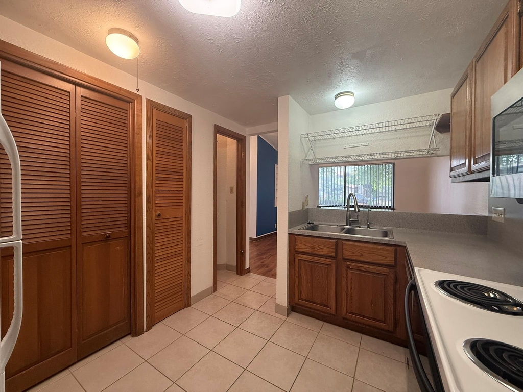 295 Mooring Cir - Photo 8