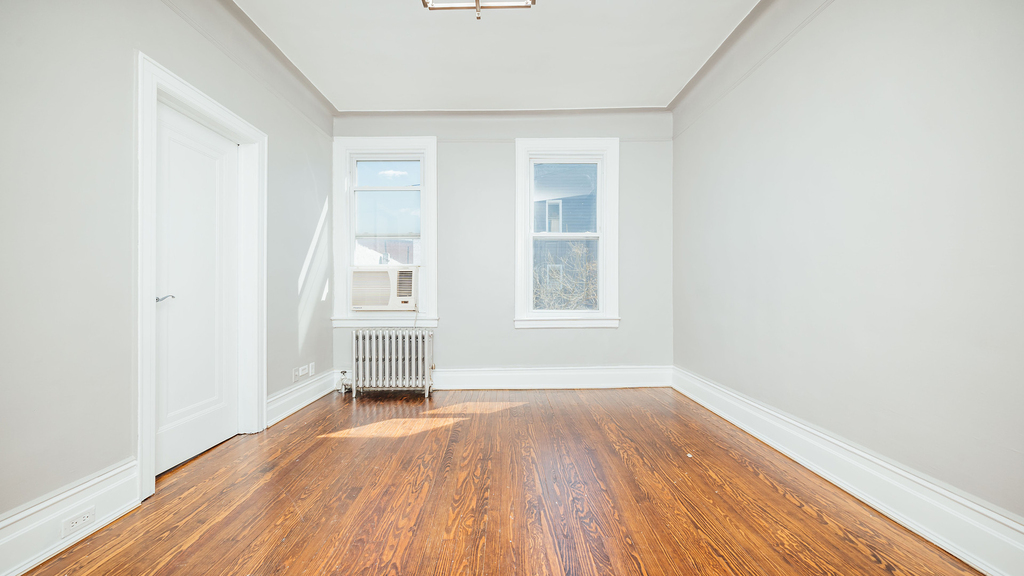 1325 Greene Ave  - Photo 4