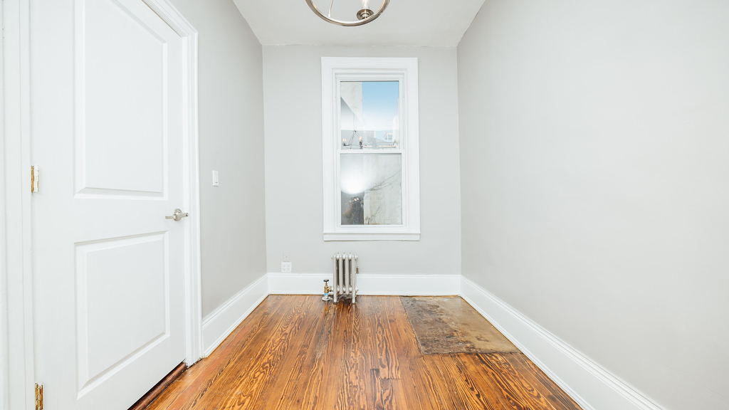 1325 Greene Ave  - Photo 8
