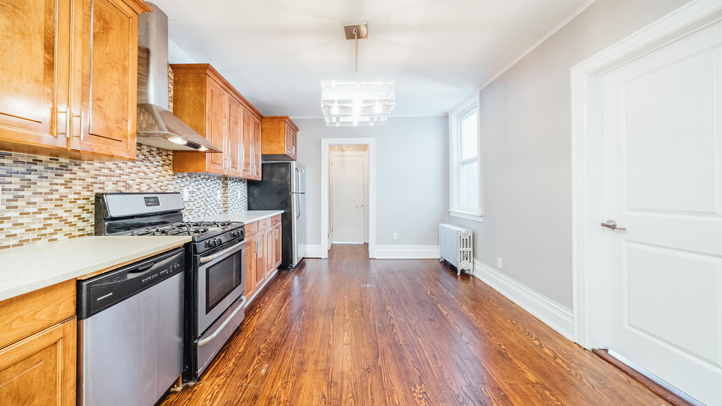 1325 Greene Ave  - Photo 6