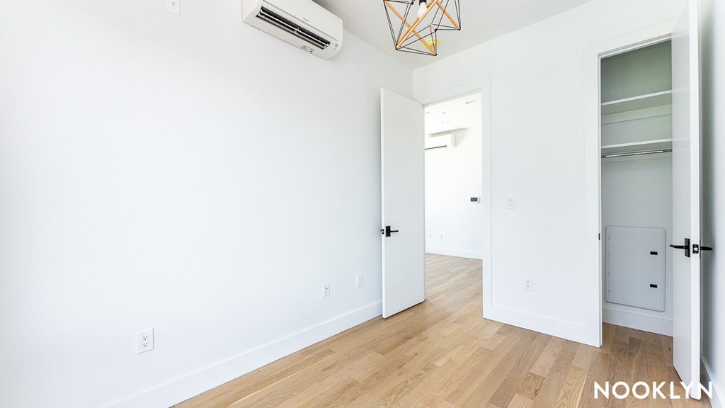 987 Bedford Ave - Photo 8