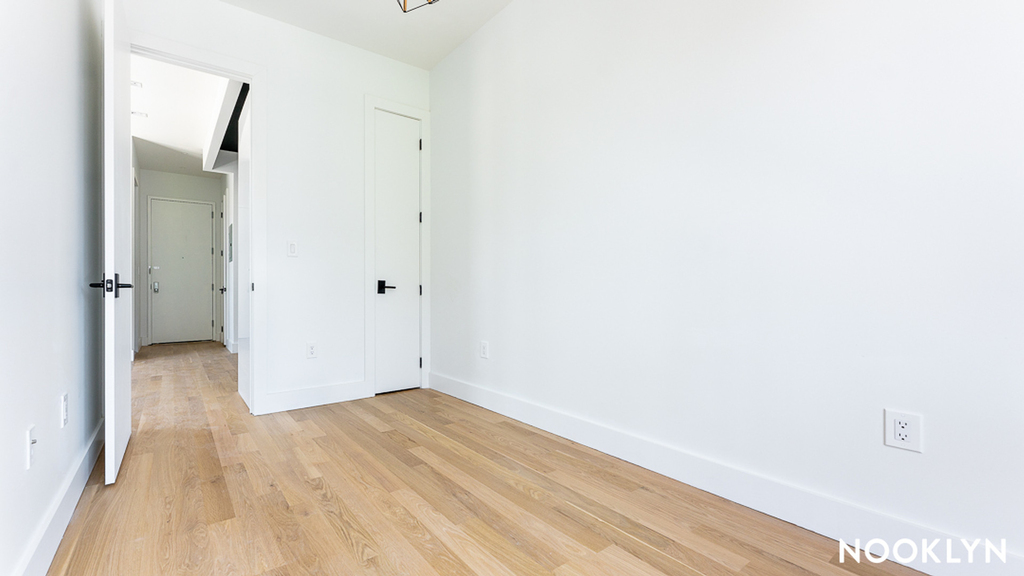 987 Bedford Ave - Photo 7