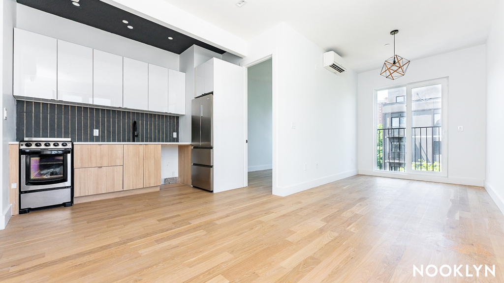 987 Bedford Ave - Photo 2