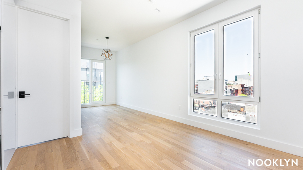987 Bedford Ave - Photo 1