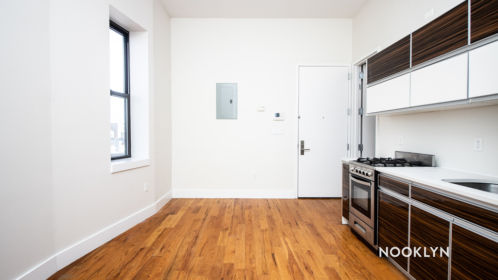 490 Kosciuszko St - Photo 14
