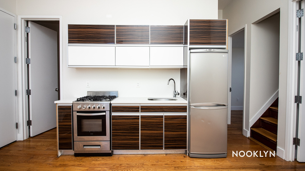 490 Kosciuszko St - Photo 13