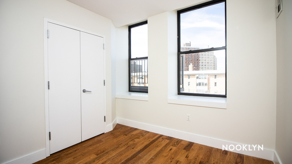 490 Kosciuszko St - Photo 7