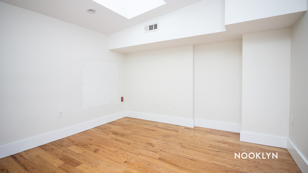 490 Kosciuszko St - Photo 10