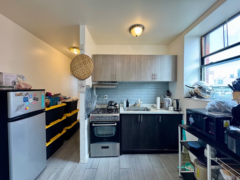 301 East 110th Street - Photo 2