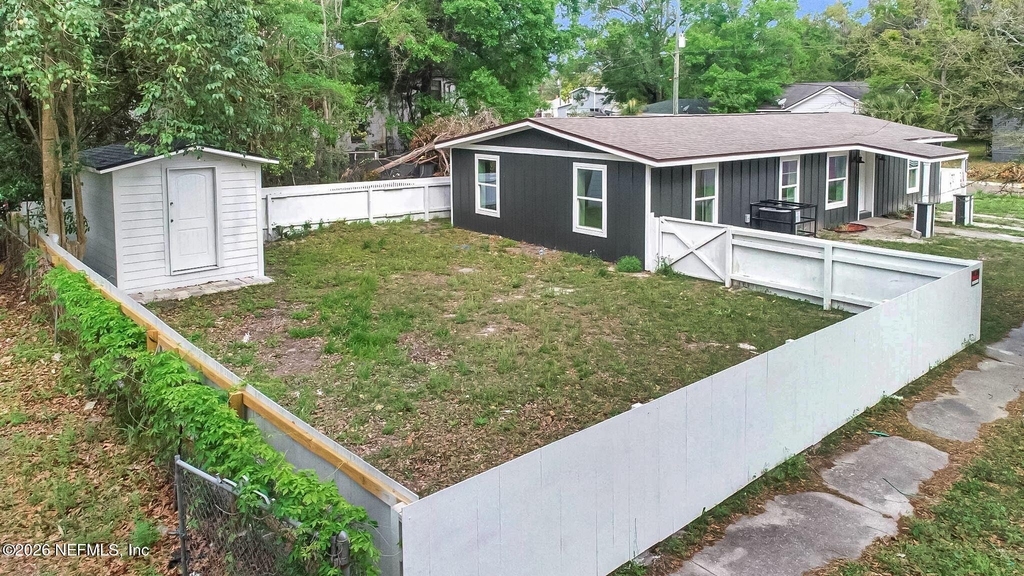 1422 Stafford Street - Photo 5