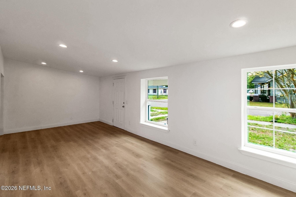 1422 Stafford Street - Photo 6