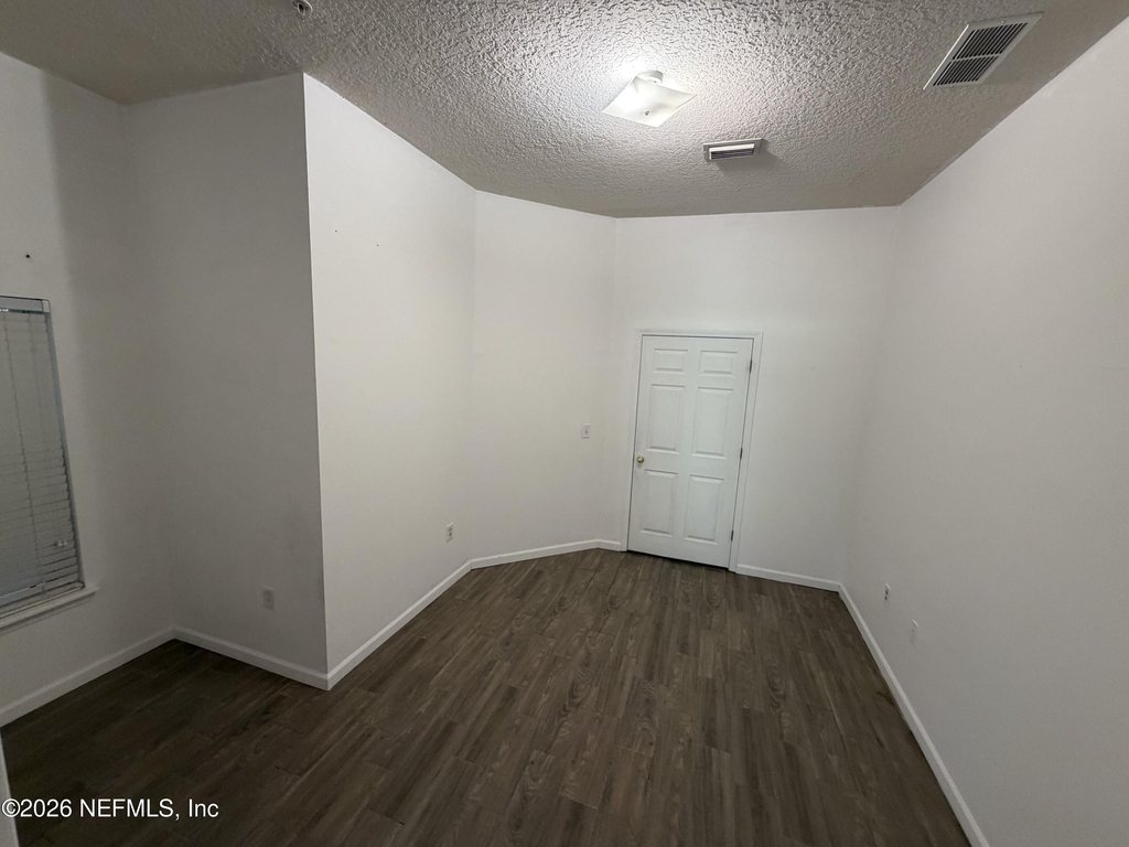 7071 Deer Lodge Circle - Photo 4