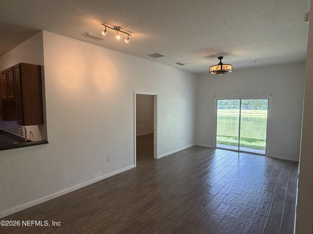7071 Deer Lodge Circle - Photo 5