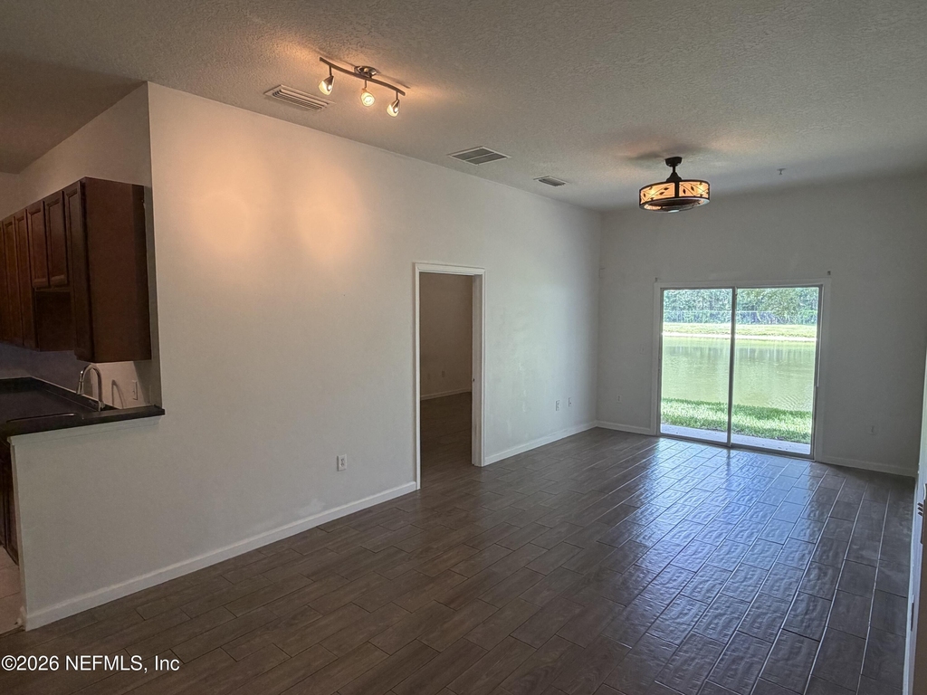 7071 Deer Lodge Circle - Photo 6