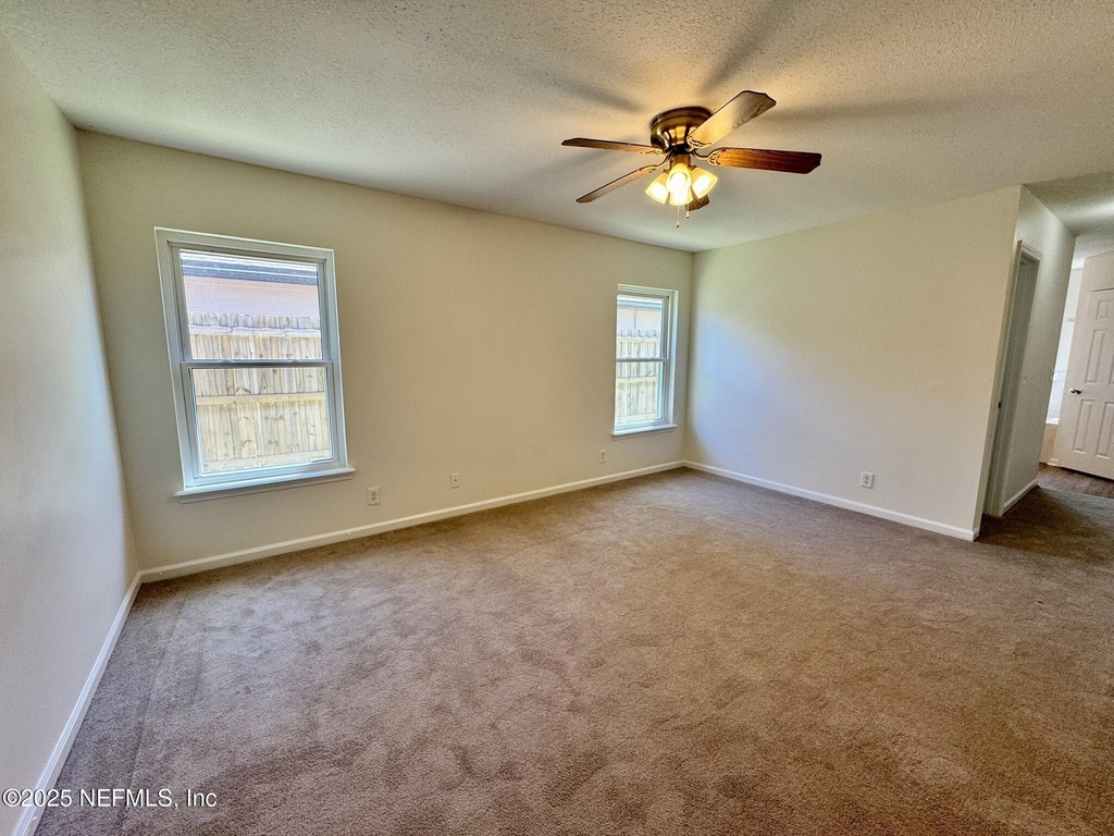 12288 Harbor Winds Drive N - Photo 9