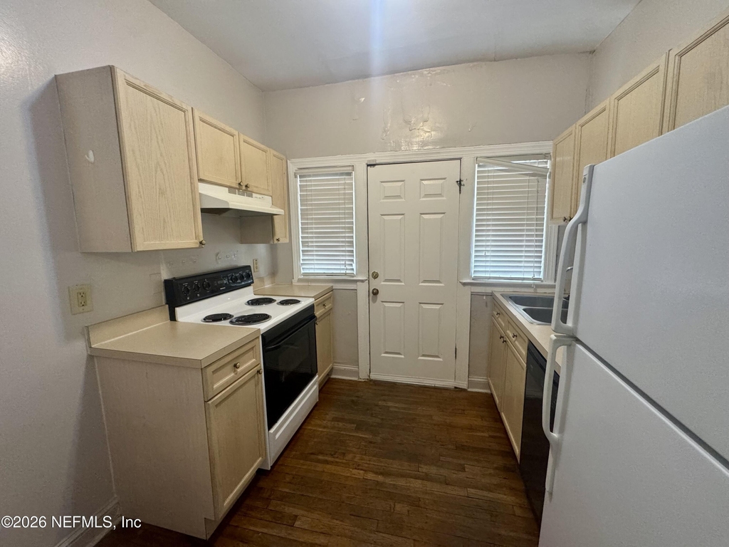 2504 Park Street - Photo 3