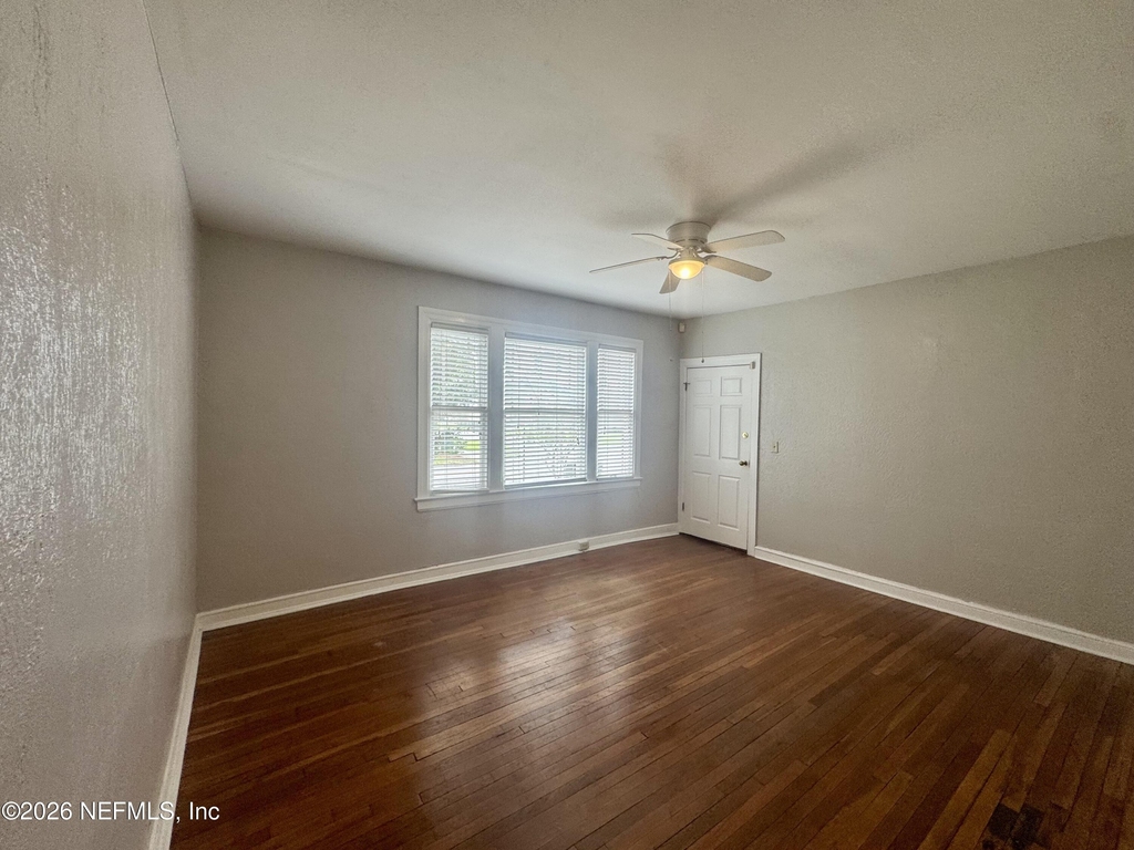 2504 Park Street - Photo 2