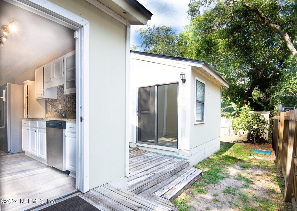 1155 19th Street N - Photo 5