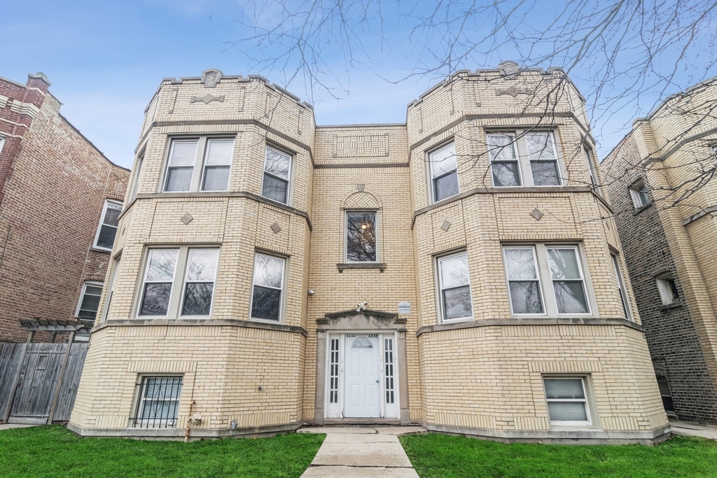4244 W Wrightwood Avenue - Photo 0