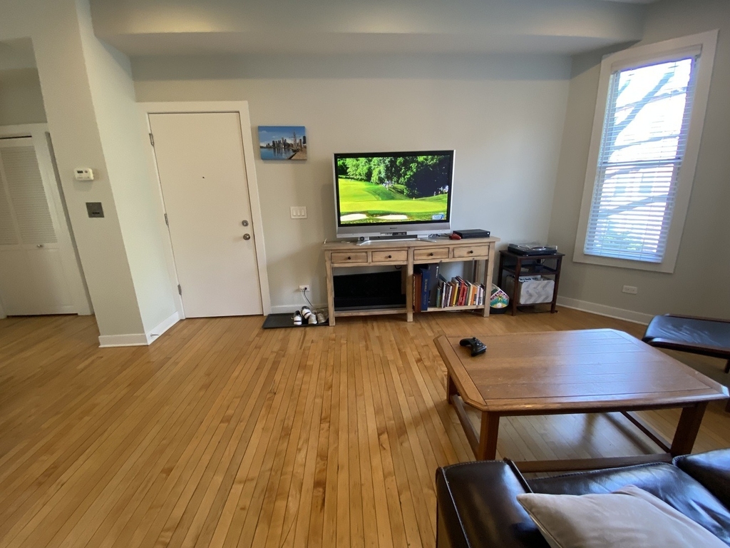 2778 N Kenmore Avenue - Photo 8