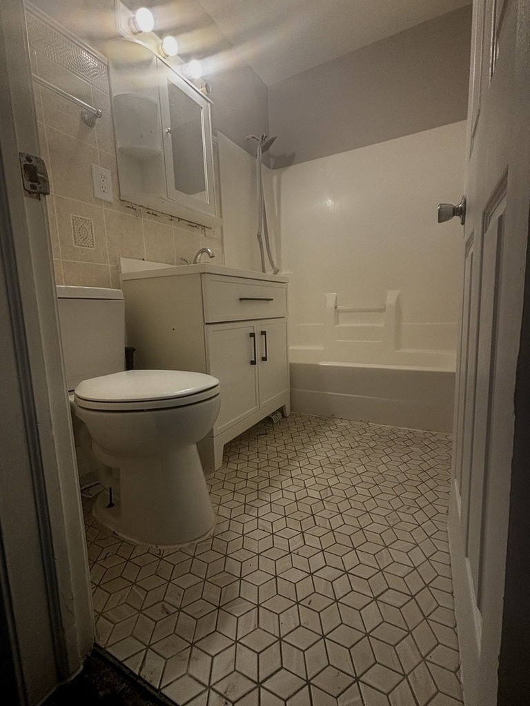 233 S Yale Avenue - Photo 3